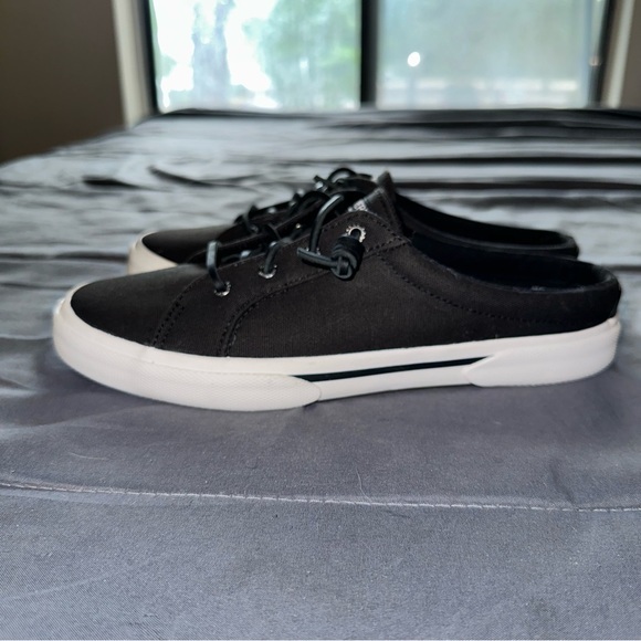 NWT Women’s Black Slip On Sperry Size 9.5 • - Picture 2 of 9